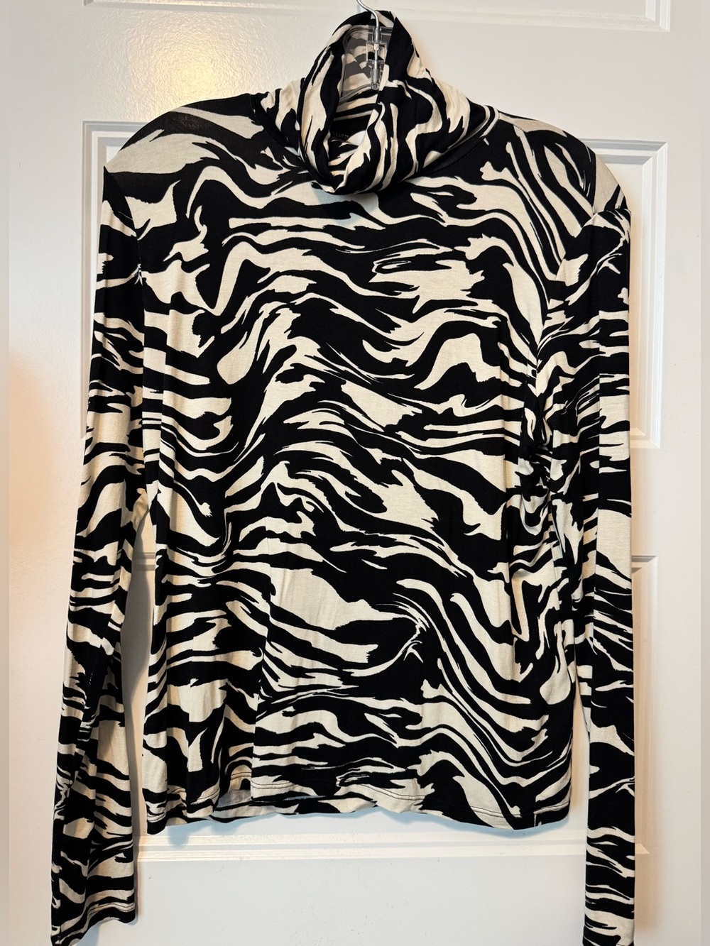 H&M Abstract Zebra Print Mock Neck Long Sleeve Top Black White L